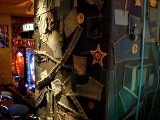Illustration for article titled Where In These Tokyo Arcades Is Brian Crecente?